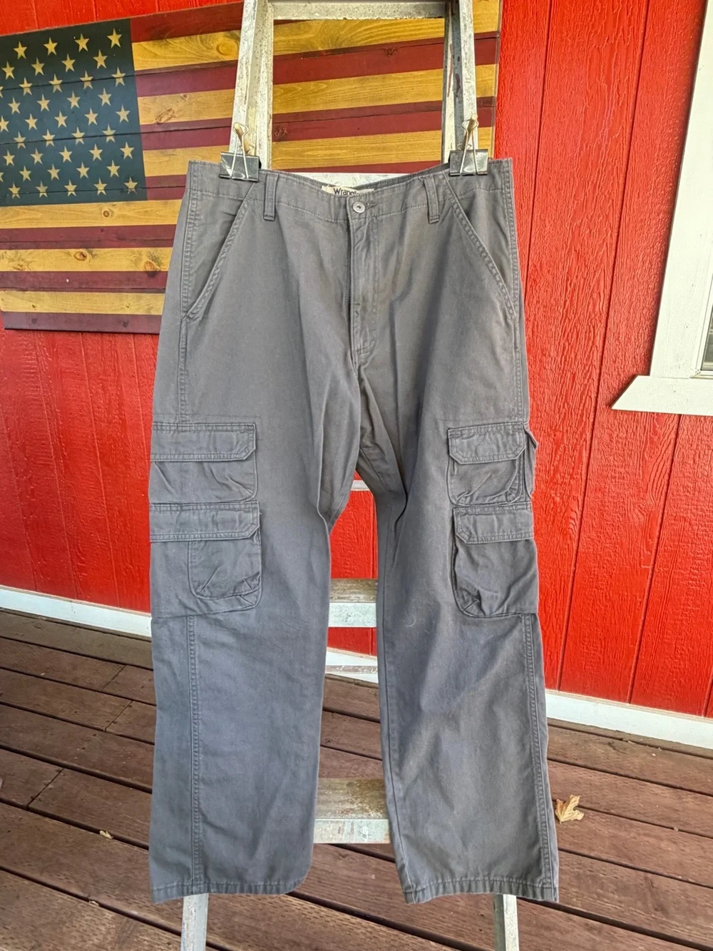 Wrangler Men's Dark Gray Cargo Pants with Multiple Pockets